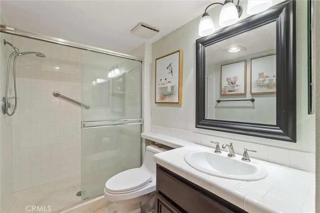 San Pedro, California 90732, United States, 2 Bedrooms Bedrooms, ,2 BathroomsBathrooms,Residential,Pending,212472