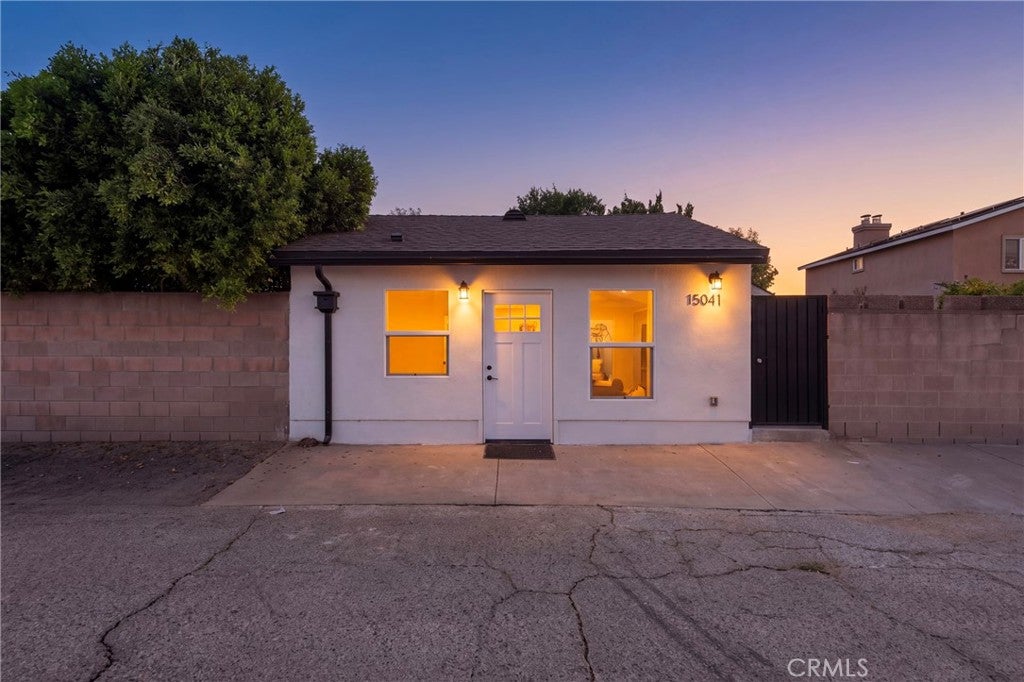 15043 Tuba ST, Los Angeles CA 91345