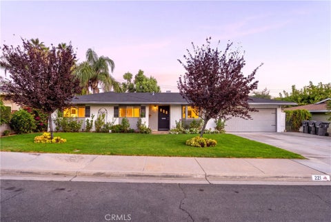 Photo of 221 Phlox Avenue, Redlands, CA 92373 (MLS # CV26192275)