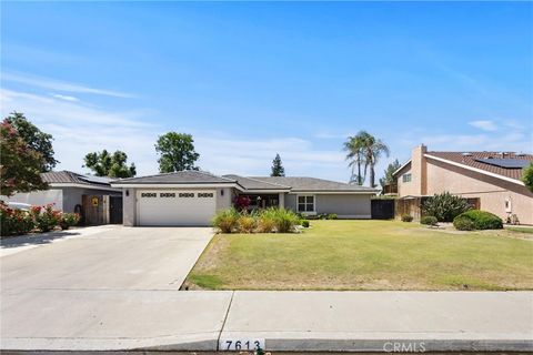 Photo of 7613 Eastlorne Court, Bakersfield, CA 93309 (MLS # PI26156685)