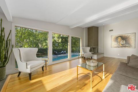 Photo of 2601 Nichols Canyon Road, Los Angeles, CA 90046 (MLS # 25603229)