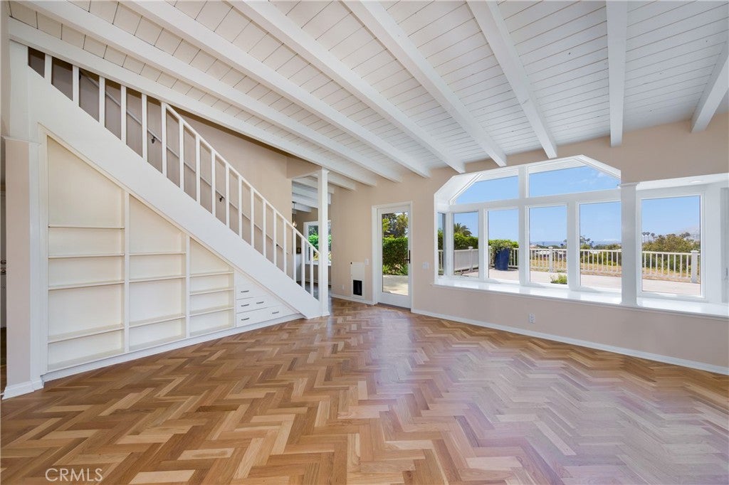 6403 Surfside