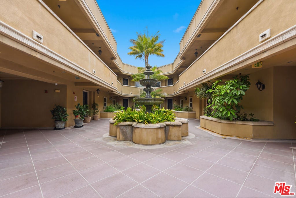 Photo of 11440 National Boulevard #16, Los Angeles, CA 90064 (MLS # 26871511)