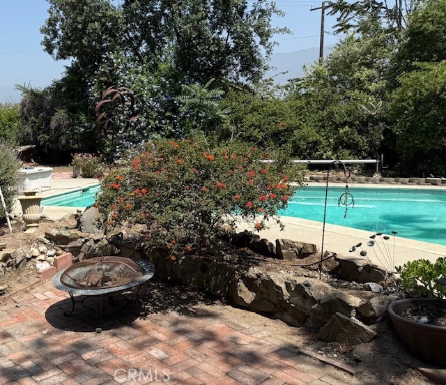 984 E Lynwood Drive
