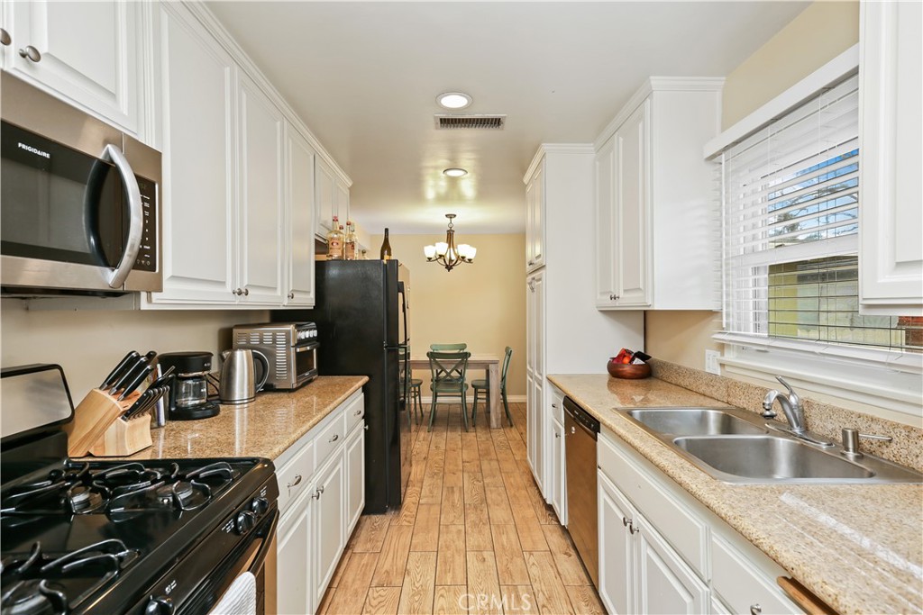 1200 W Sycamore