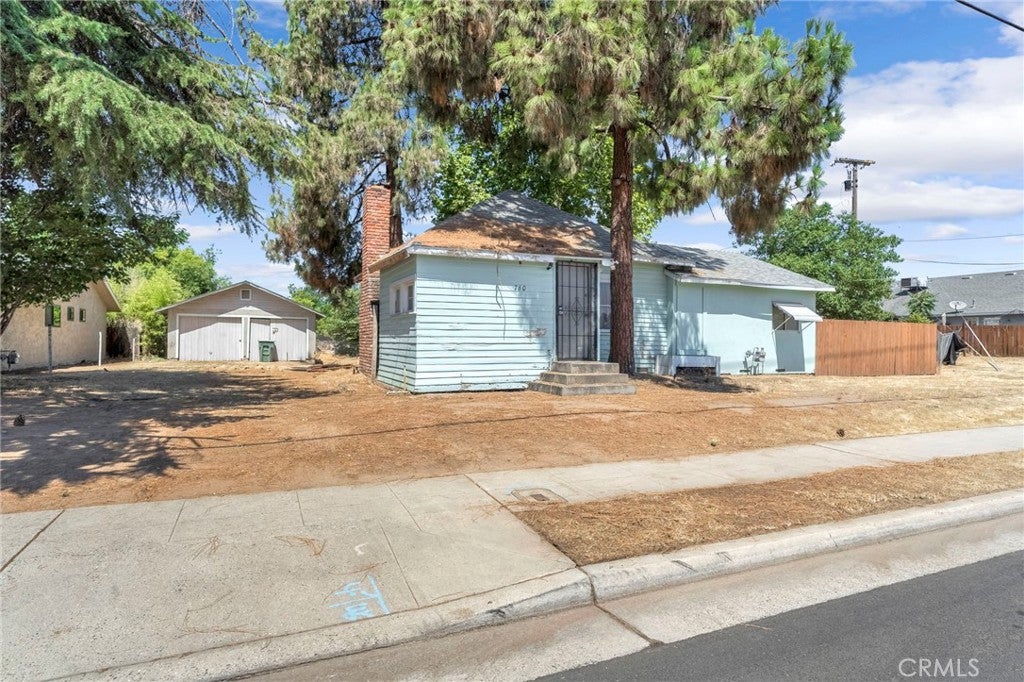760 Sunnyside