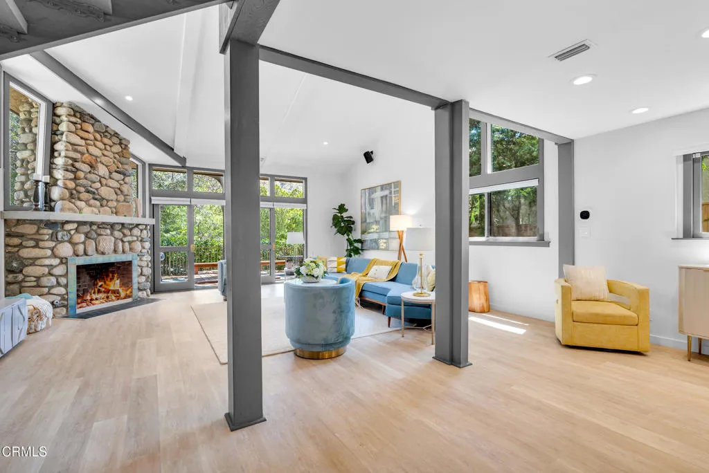 Sierra Madre, California 91024, United States, 3 Bedrooms Bedrooms, ,3 BathroomsBathrooms,Residential,Active,136318