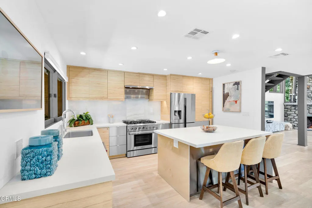 Sierra Madre, California 91024, United States, 3 Bedrooms Bedrooms, ,3 BathroomsBathrooms,Residential,Active,136318