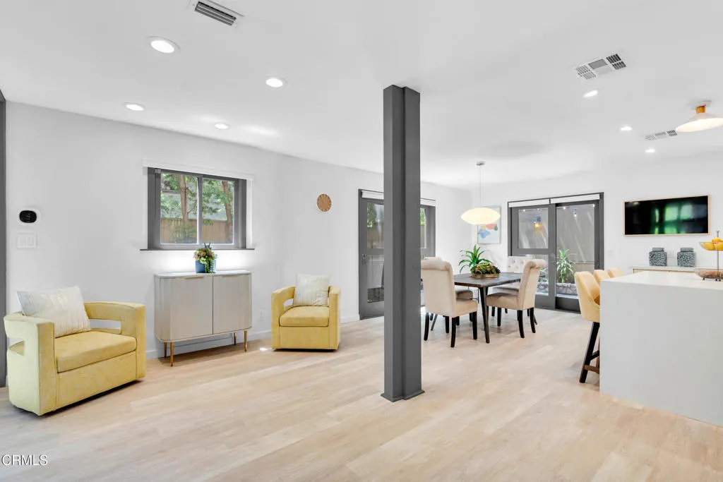 Sierra Madre, California 91024, United States, 3 Bedrooms Bedrooms, ,3 BathroomsBathrooms,Residential,Active,136318