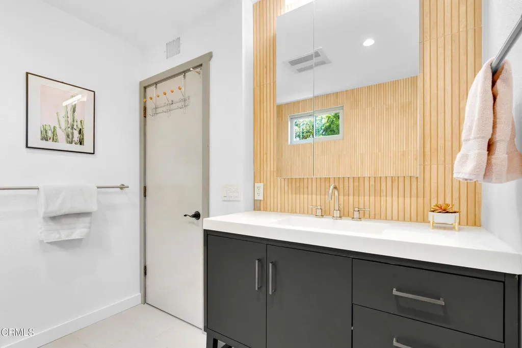 Sierra Madre, California 91024, United States, 3 Bedrooms Bedrooms, ,3 BathroomsBathrooms,Residential,Active,136318