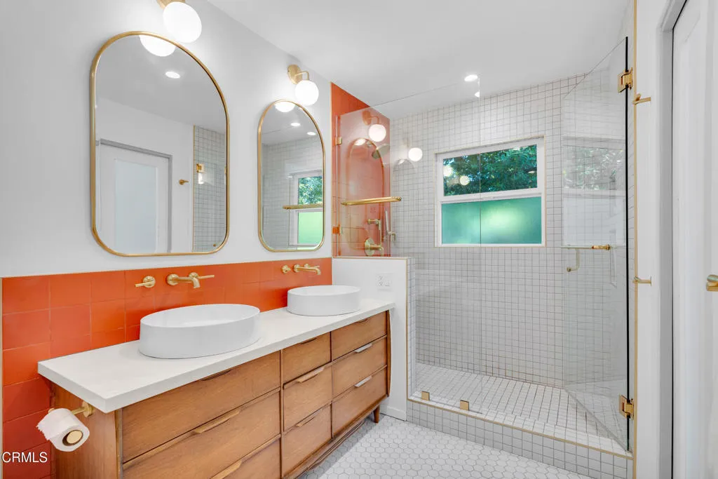 Sierra Madre, California 91024, United States, 3 Bedrooms Bedrooms, ,3 BathroomsBathrooms,Residential,Active,136318