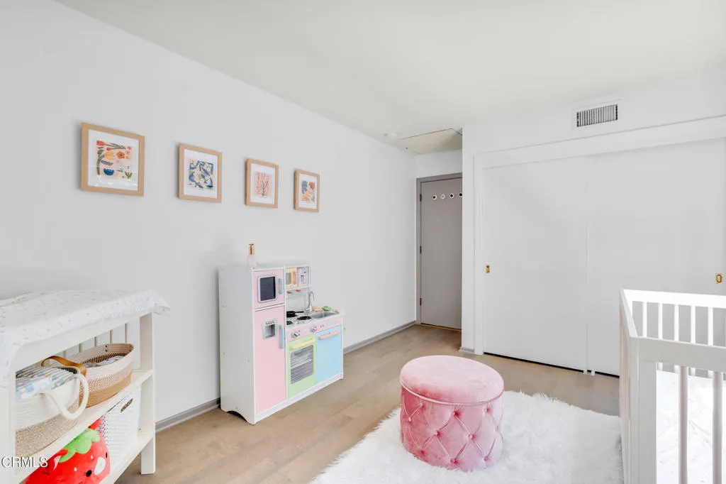 Sierra Madre, California 91024, United States, 3 Bedrooms Bedrooms, ,3 BathroomsBathrooms,Residential,Active,136318