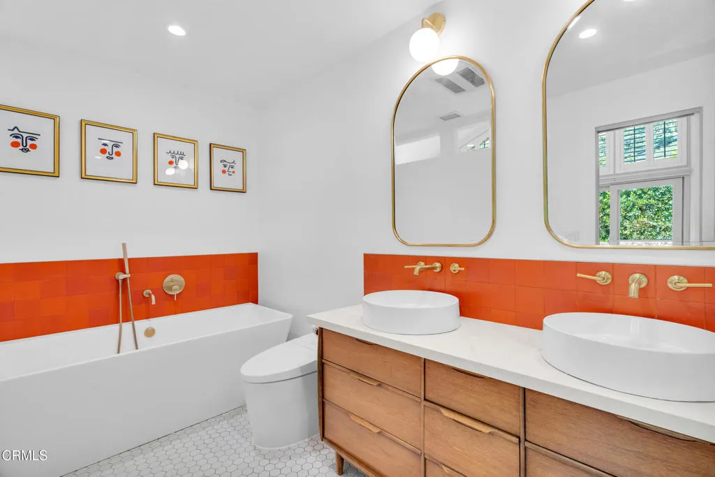 Sierra Madre, California 91024, United States, 3 Bedrooms Bedrooms, ,3 BathroomsBathrooms,Residential,Active,136318