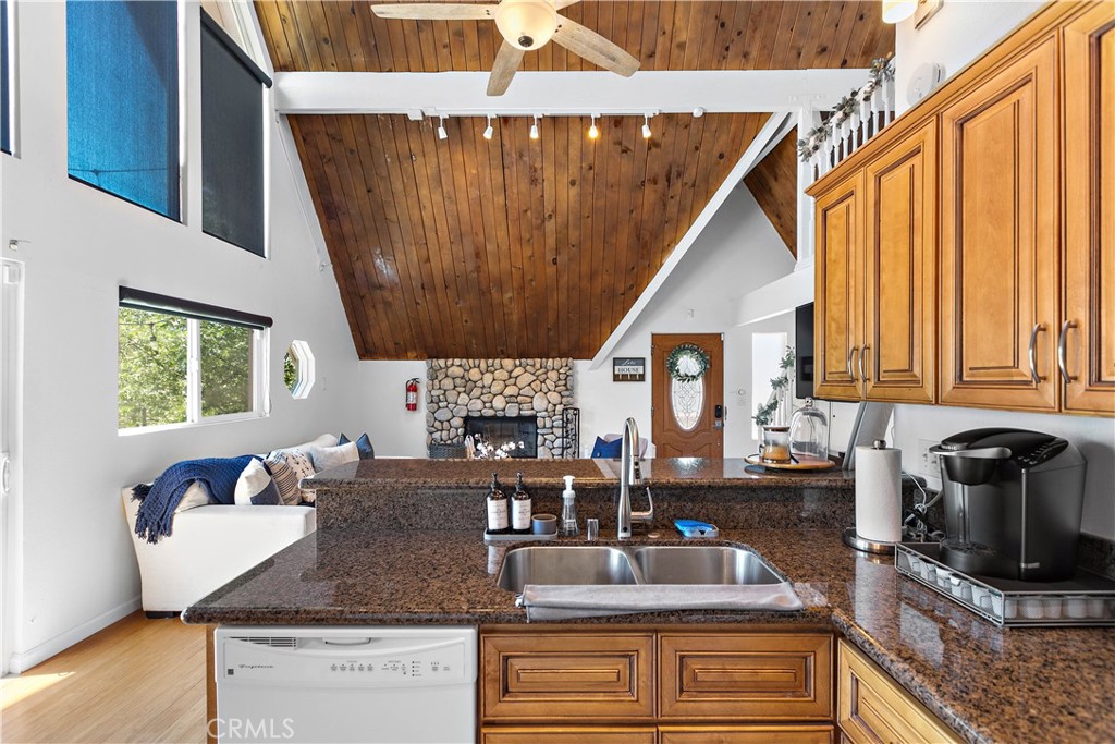 Arrowhead Woods (AWHW) - Residential Lease