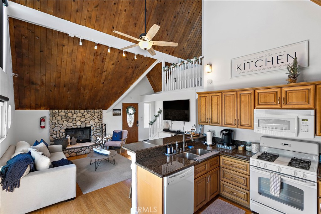 Arrowhead Woods (AWHW) - Residential Lease