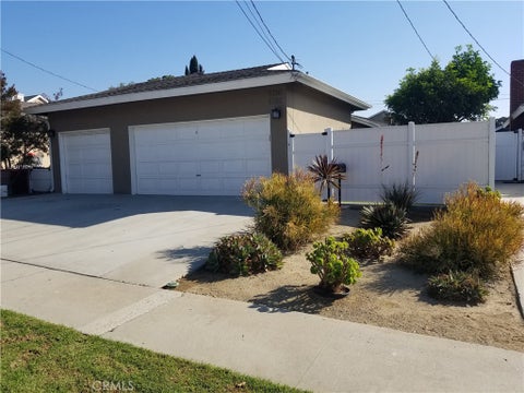 Photo of 1730 Flower Avenue, Torrance, CA 90503 (MLS # SB26005338)