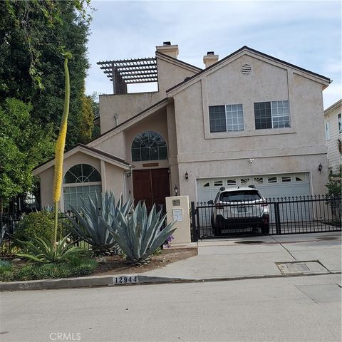 Photo of 12944 Woodbridge St, Studio City, CA 91604 (MLS # SR25242216)