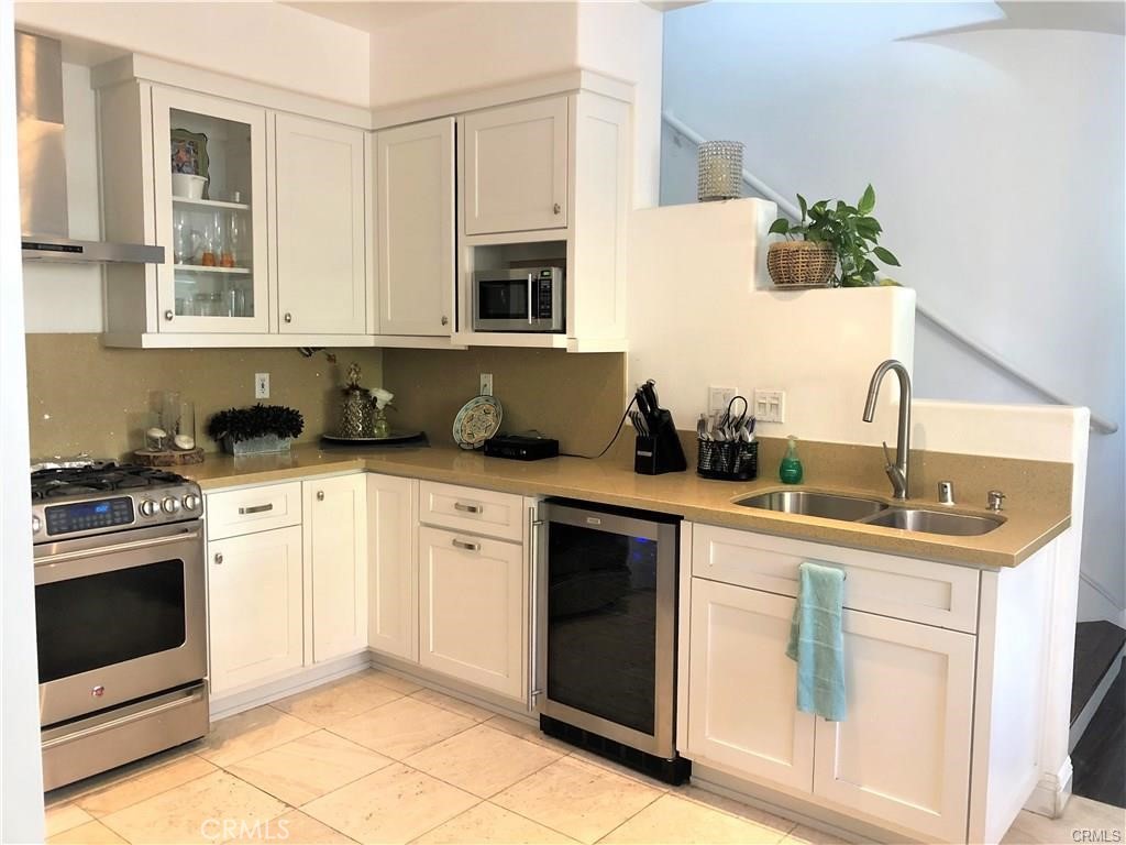 971 S Flintridge Way