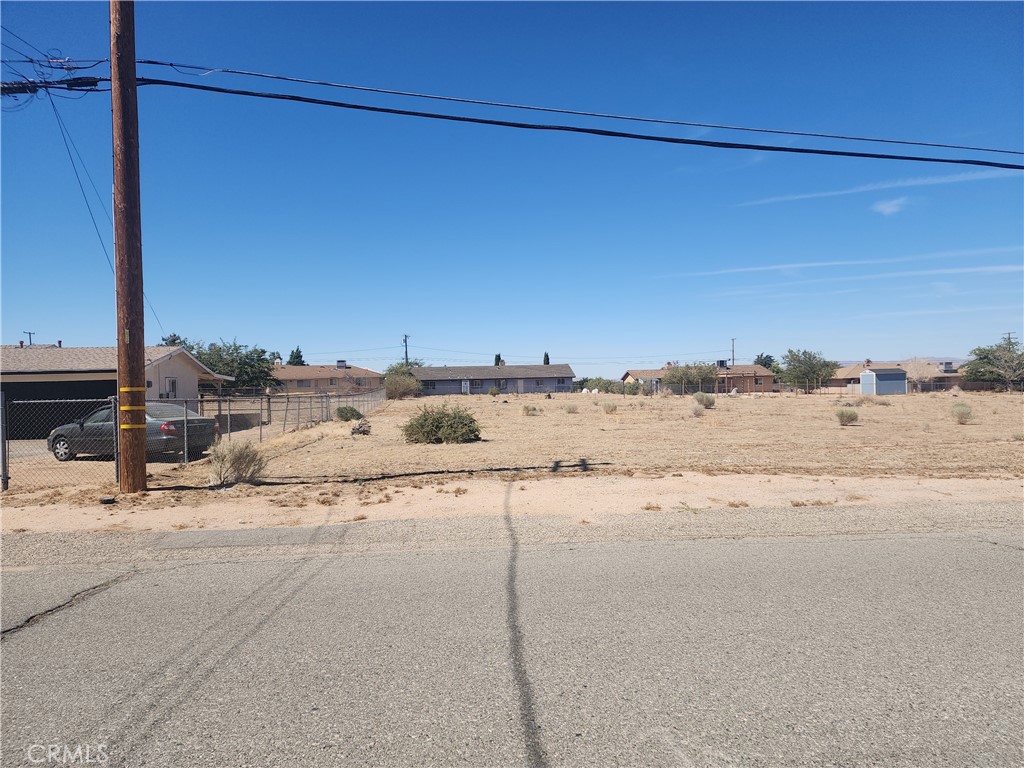Buildable Lot with Mountain Views on the Mesa in Hesperia!
Fantastic opportunity to own a flat, buildable parcel that is zoned R-1 for residential use, this lot is perfect for a custom home or investment opportunity. Located in Hesperia this property offers beautiful mountain views and is surrounded by established homes, with utilities nearby, making it ideal for your future build. Also enjoy being approximately one mile from Hesperia Golf Course and about two miles from Hesperia Lake Park, with easy access to local amenities, schools, and shopping. Don’t miss your chance to secure a great piece of land.