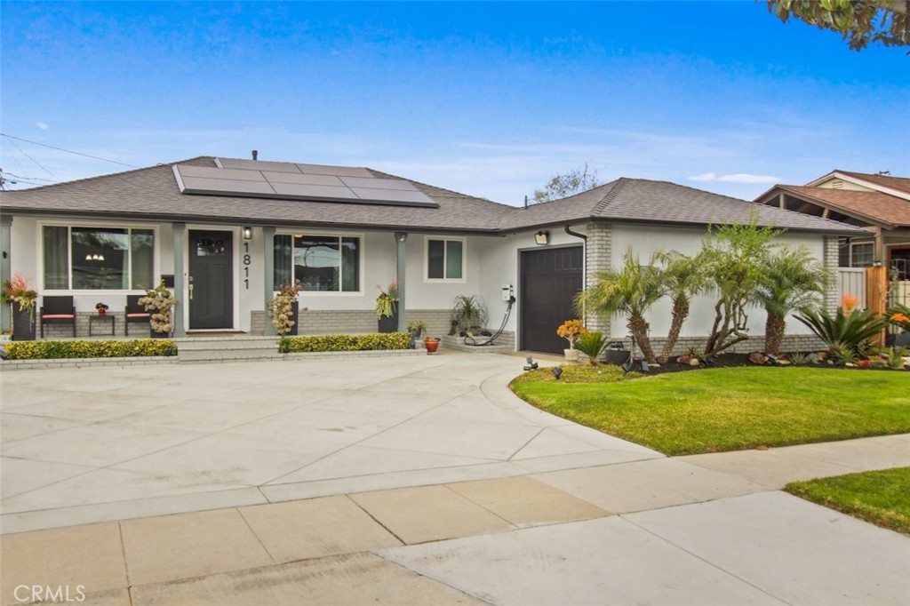 1811 Tevis Avenue