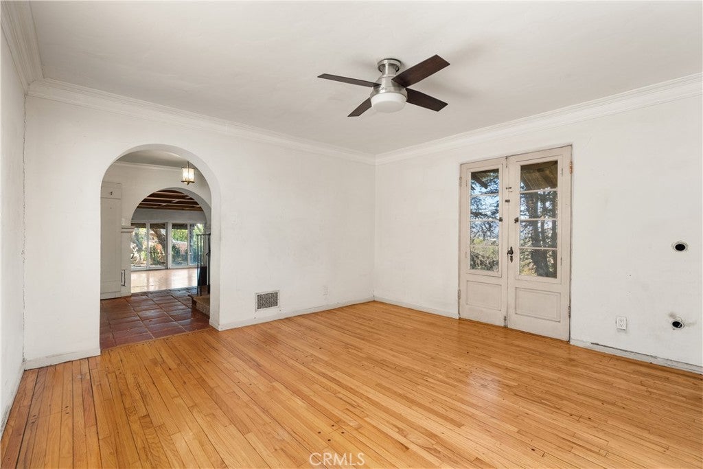 11400 Laurelcrest Drive