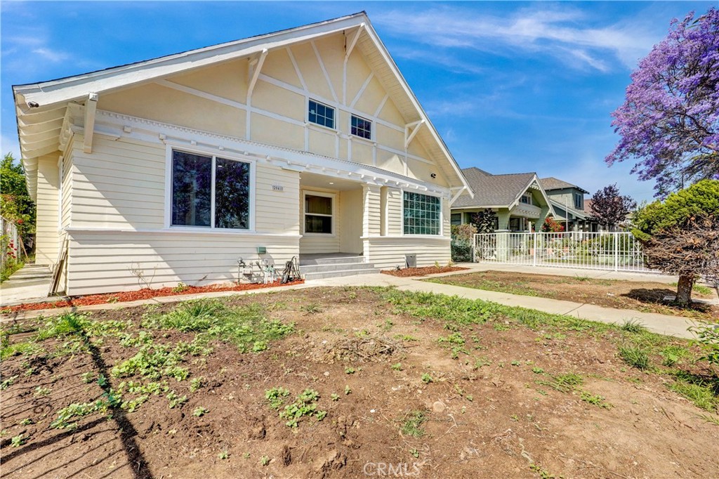 2041 W 29th