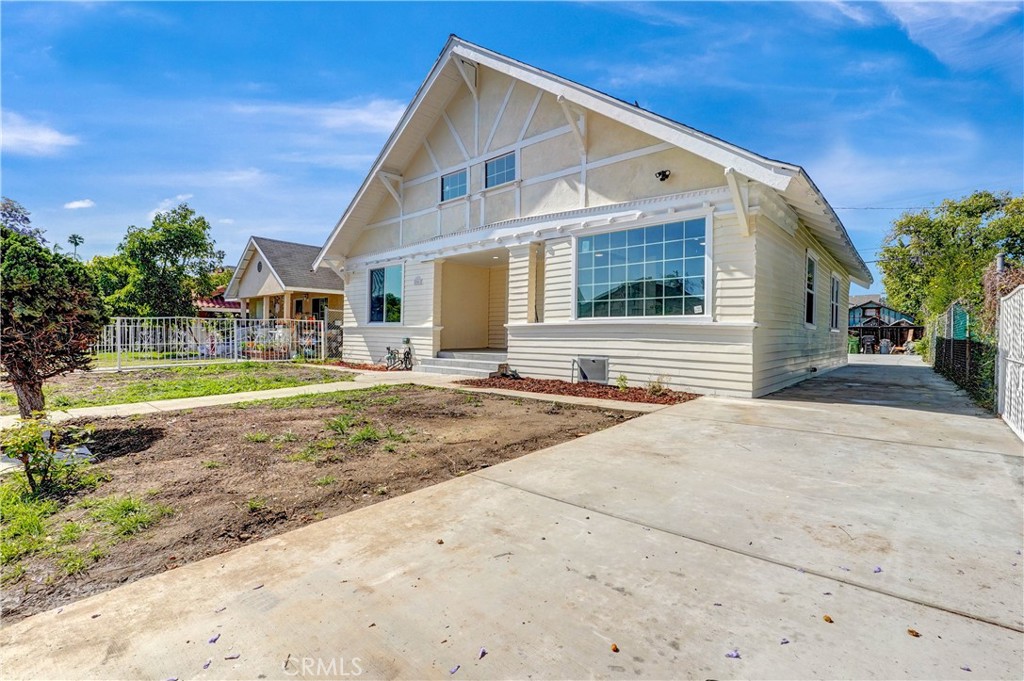 2041 W 29th