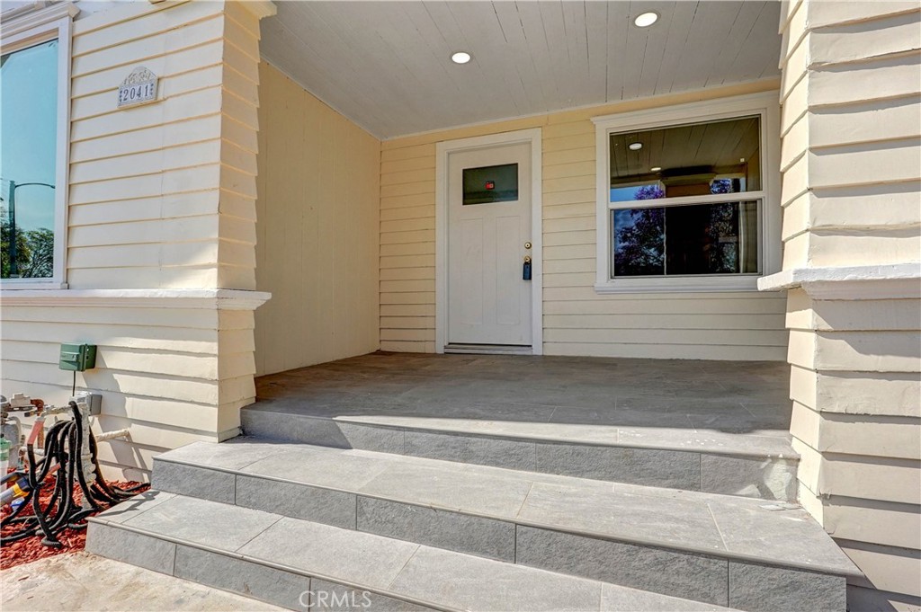 2041 W 29th