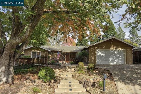 Photo of 14 Huntoon Ct Ct, Walnut Creek, CA 94596 (MLS # 41117662)
