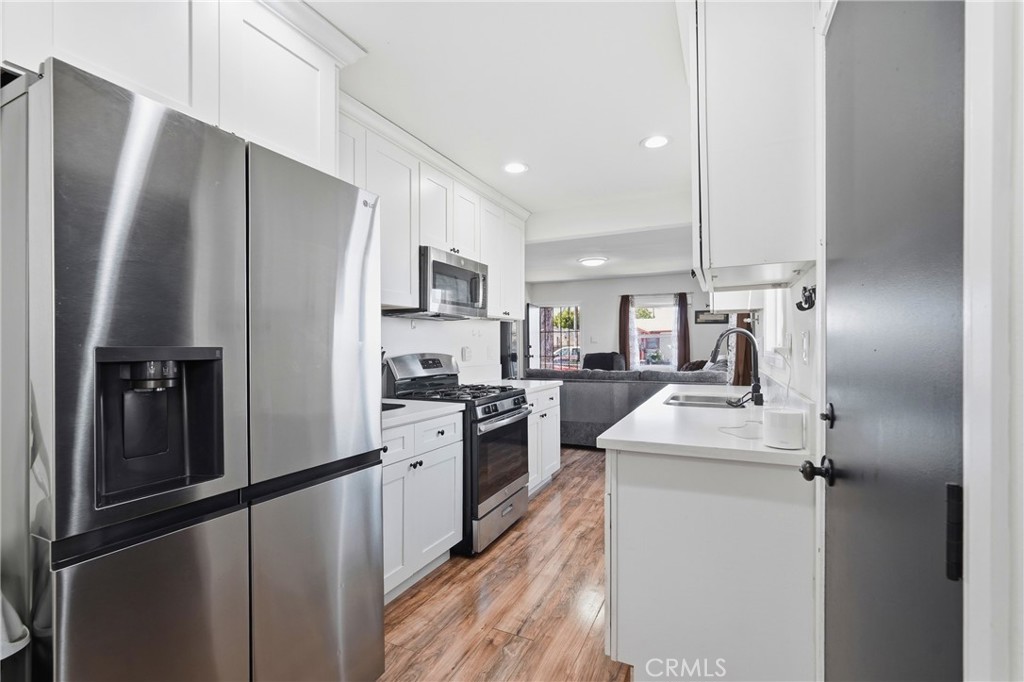1104 E 111th Drive