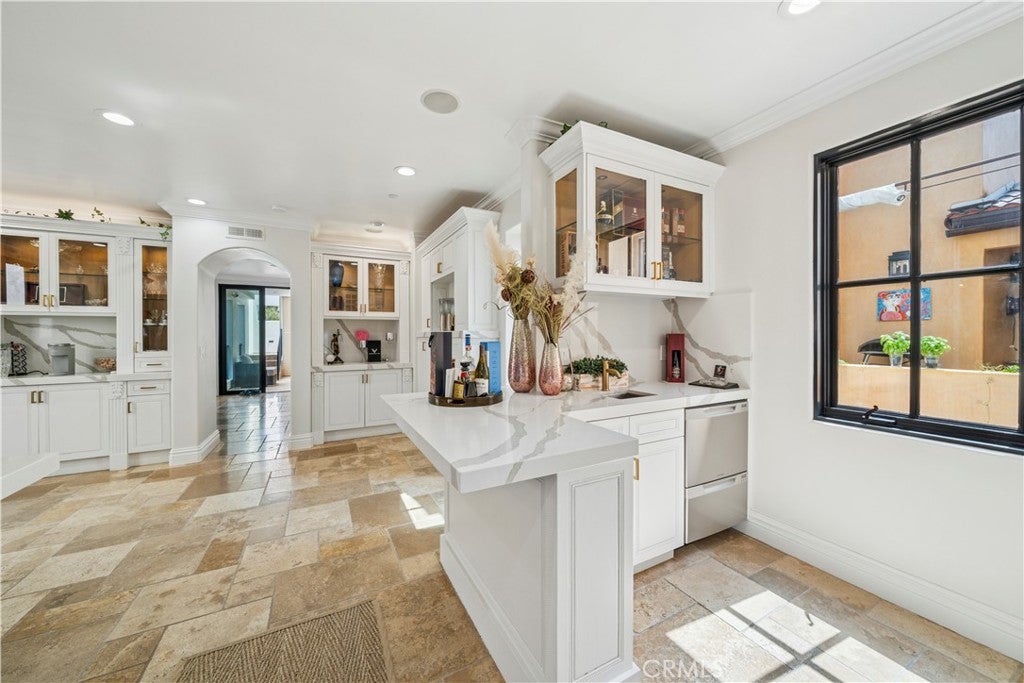 312 Carnation Avenue, Corona Del Mar CA 92625 - Photo 11