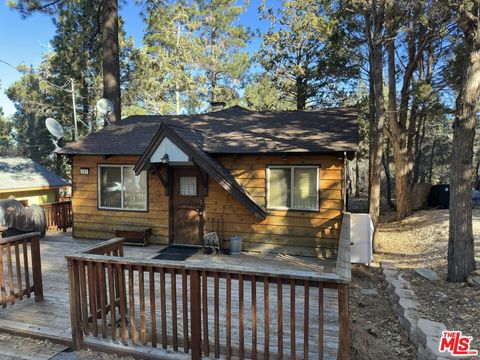 Photo of 747 Pine Lane, Sugarloaf, CA 92386 (MLS # 25628111)