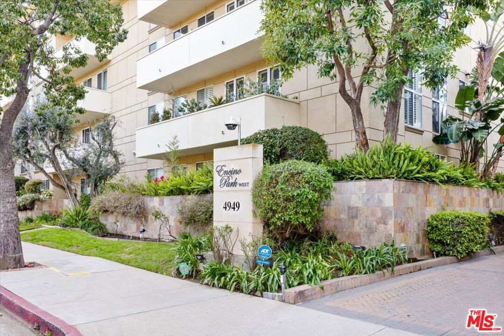 Photo of 4949 Genesta Avenue #201, Encino, CA 91316 (MLS # 26655853)