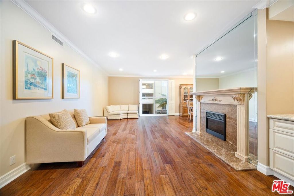 Photo of 4949 Genesta Avenue #201, Encino, CA 91316 (MLS # 26655853)