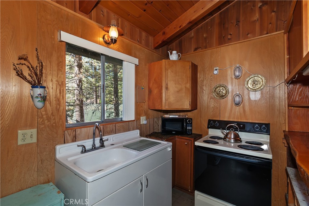 Green Valley Lake (GVLK) - Residential