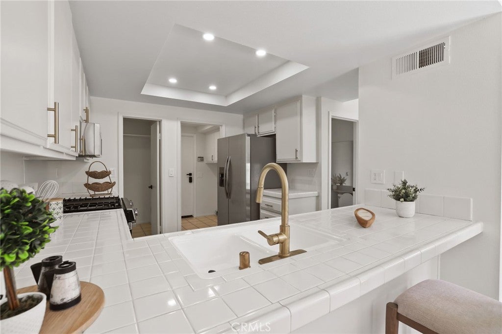 27414 Iris, Mission Viejo CA 92692 - Photo 9
