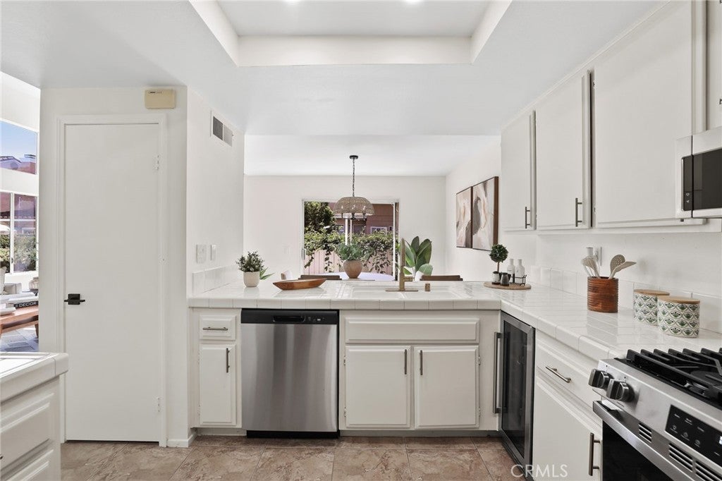 27414 Iris, Mission Viejo CA 92692 - Photo 10