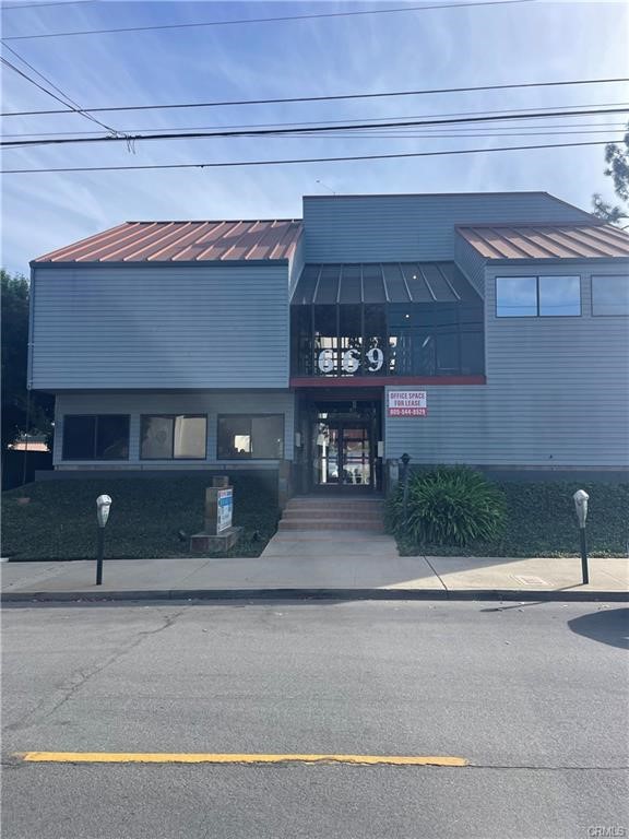 669 Pacific St. Ste. D consists of 3 private offices, kitchenette, and a reception area. Located on the second floor. The suite comes with 3 dedicated parking spots. Just one block from downtown and a few blocks to Highway 101 it is conveniently located. $2.00/SF NNN.