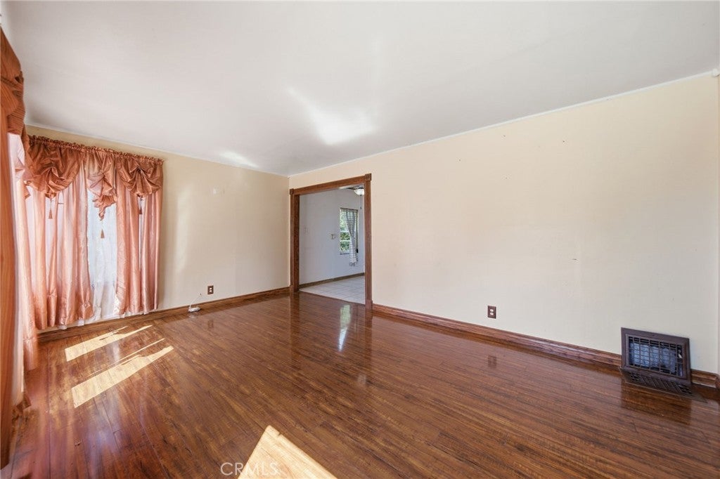 230 W Philadelphia
