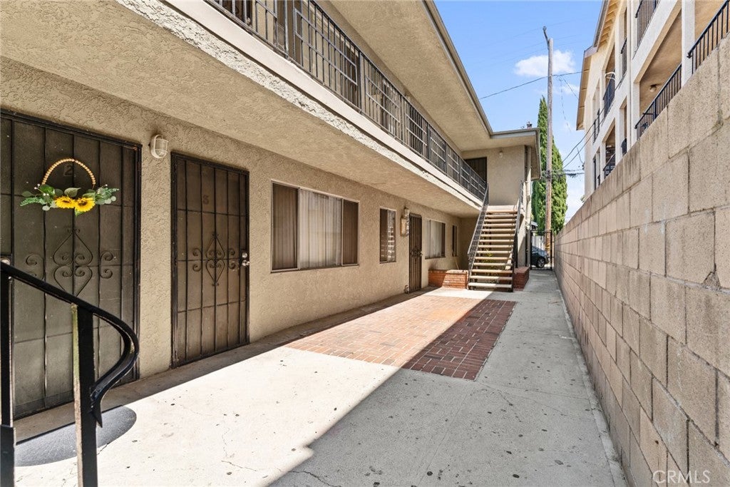 1036 Saint Louis