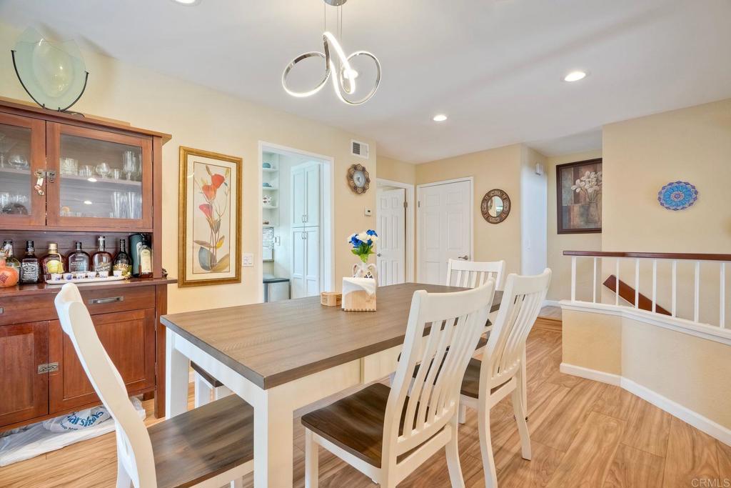 3304 Caminito Eastbluff 143