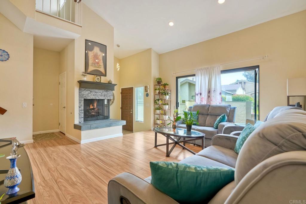 3304 Caminito Eastbluff 143
