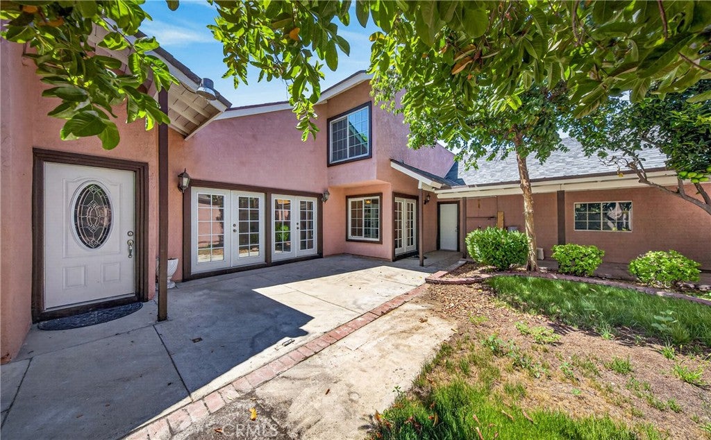 649 E Fairfield Court