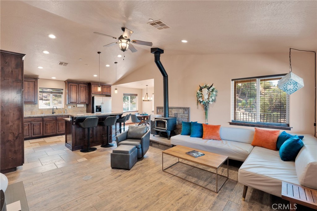 7635 Desert Front Road
