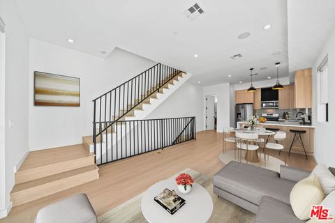 Photo of 13841 Burbank Boulevard, Los Angeles, CA 91401 (MLS # 26670963)