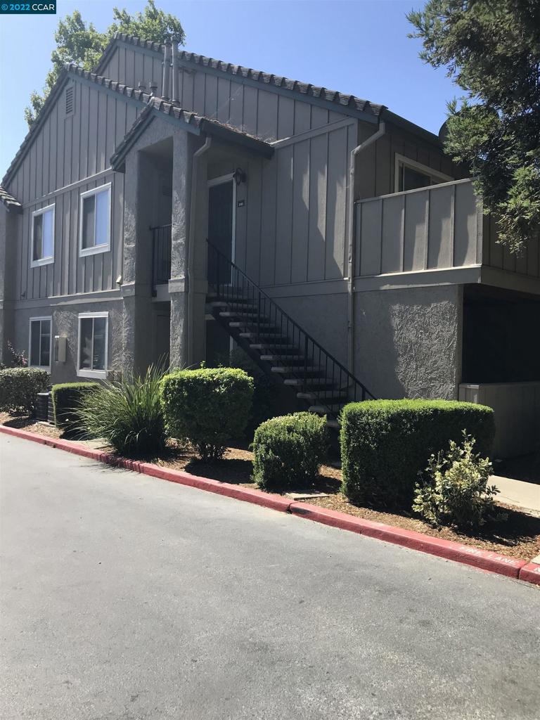 Nice upper level 3bd/2ba. Spacious floor plan with washer and dryer in unit. Community pool. Across from Los Medanos college, close to Kaiser, BART, shopping, schools and more. Must see!