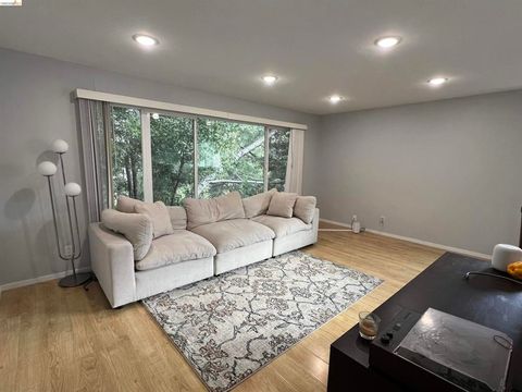 Photo of 2636 WARRING ST St, Berkeley, CA 94704 (MLS # 41132399)