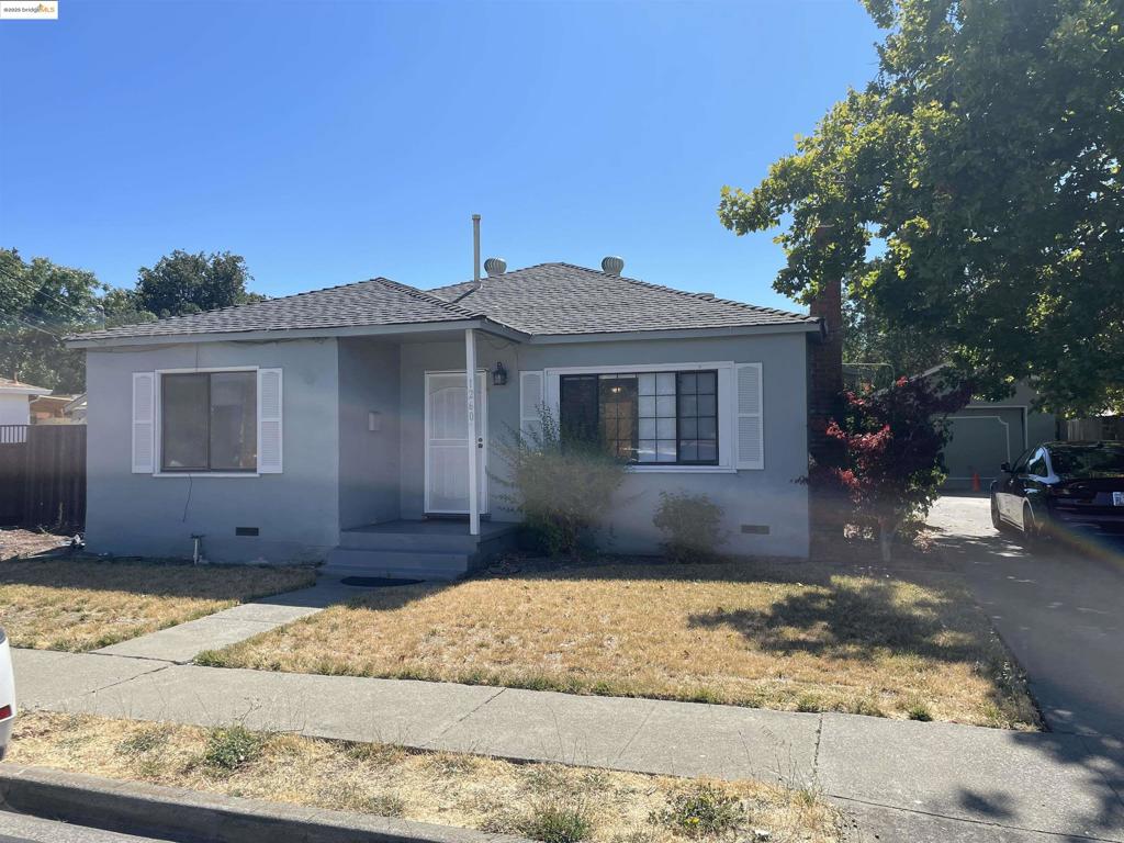 This adorable 2 bedroom, 1 bath home located in very close proximity to Concord BART is ready for you move-in. Updated kitchen, inside laundry, appliances included, and a large private backyard. Income & credit requirements apply.