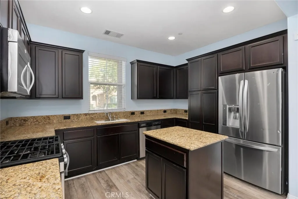 Bakersfield, California 93311, United States, 3 Bedrooms Bedrooms, ,3 BathroomsBathrooms,Residential,Pending,190967