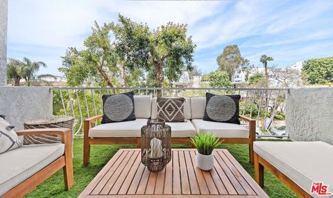 Photo of 11918 Kiowa Avenue #201, Los Angeles, CA 90049 (MLS # 26673033)